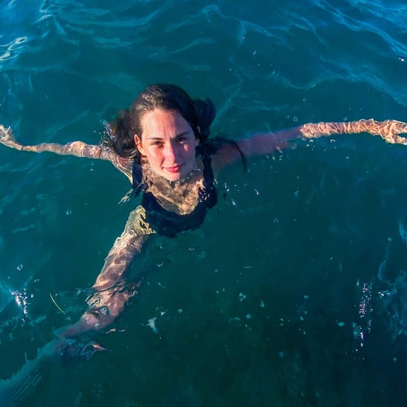 Meet your Posher, Gina - Picture 1 of 1